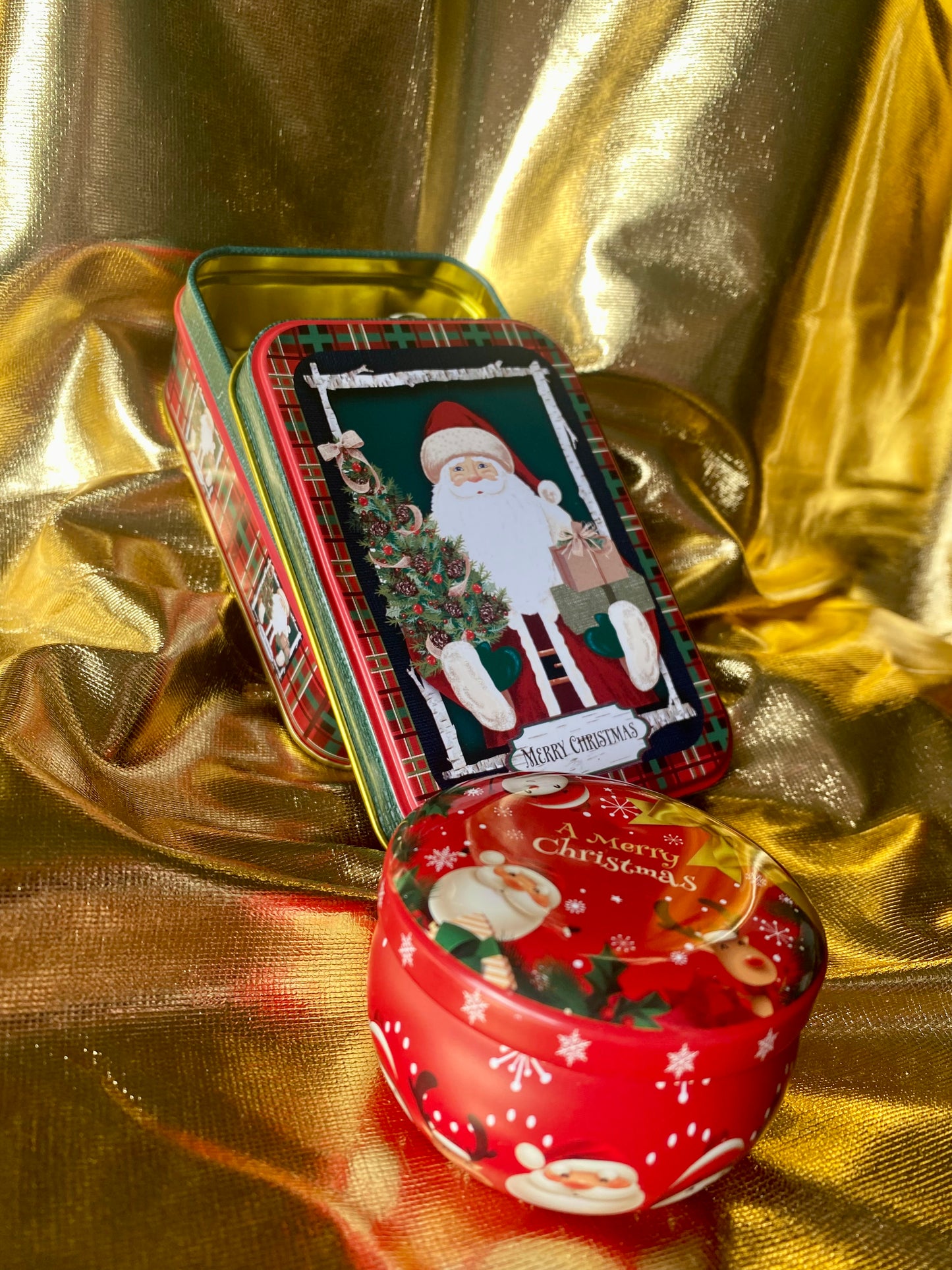 Santa’s luxury metal box 🎅