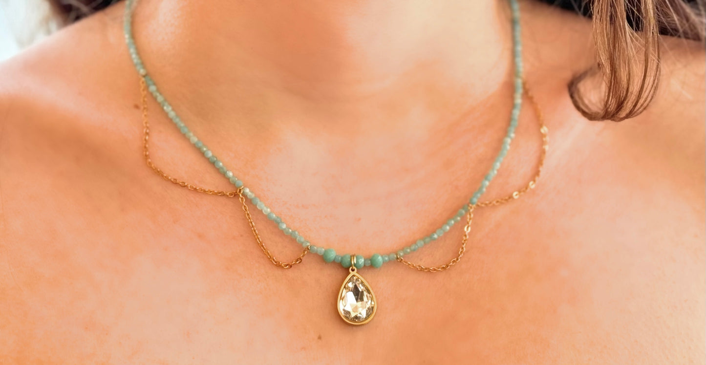 Bridgerton light green necklace