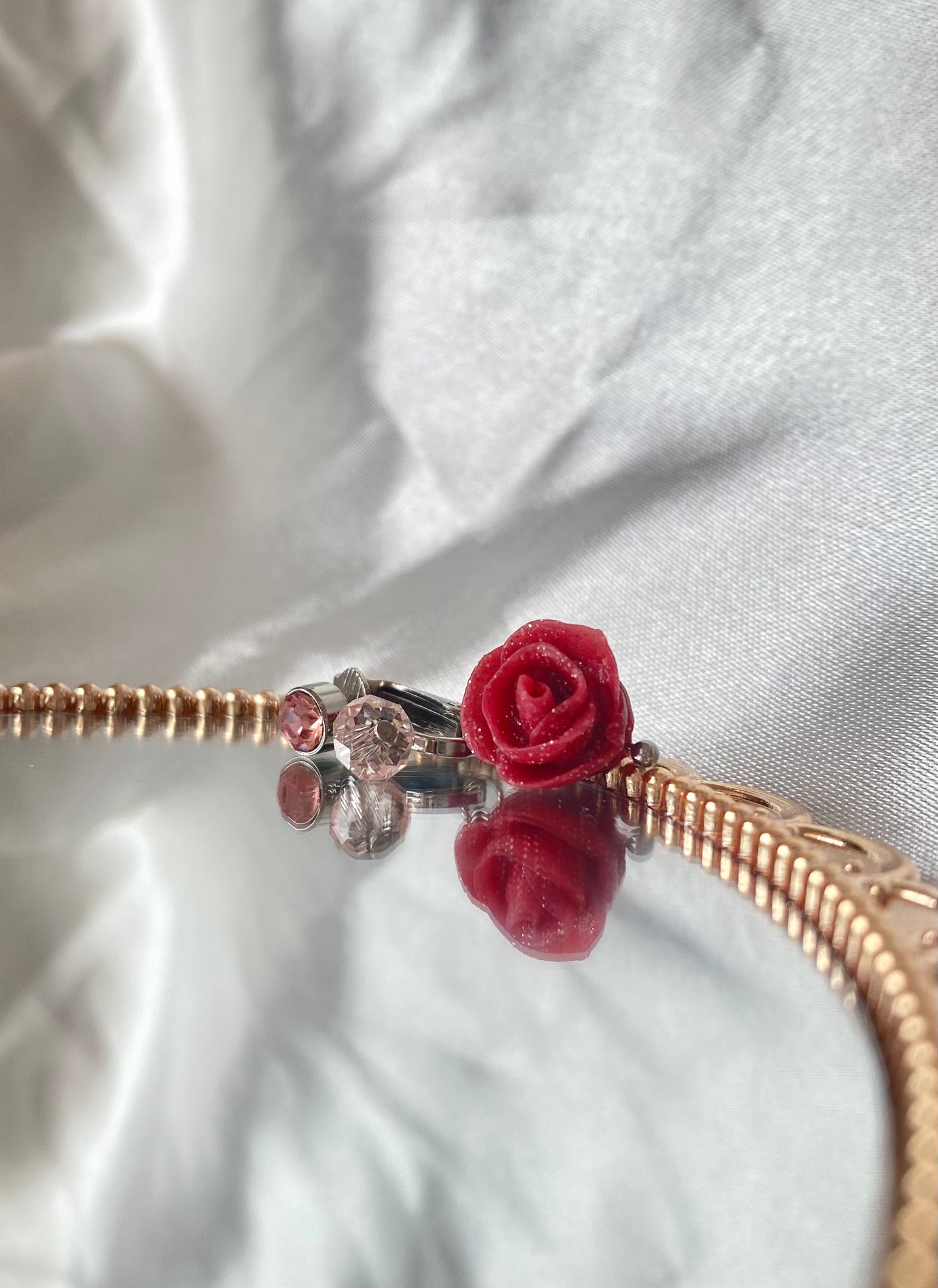Romance glitter rose belly faux earring