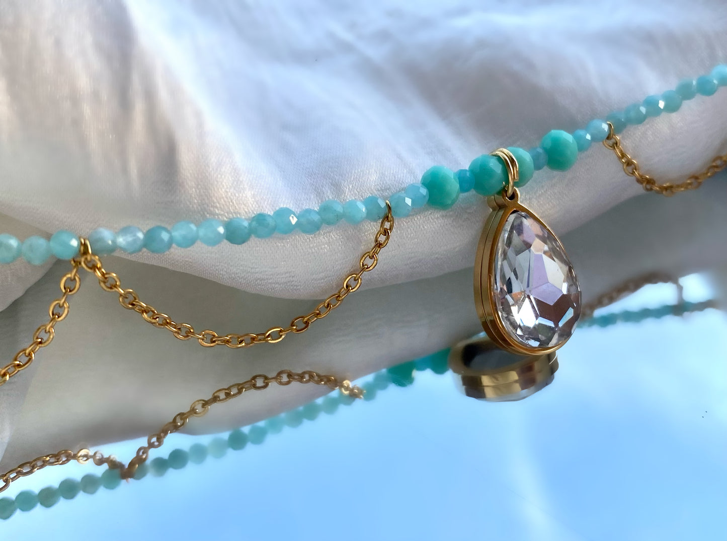Bridgerton light green necklace