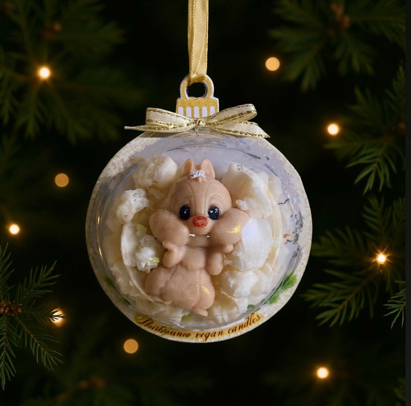 Christmas ball with Dale and popcorns!