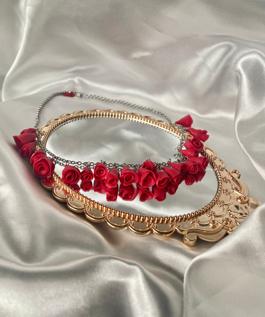 Pathos full of roses necklace