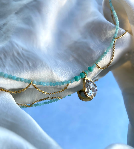 Bridgerton light green necklace