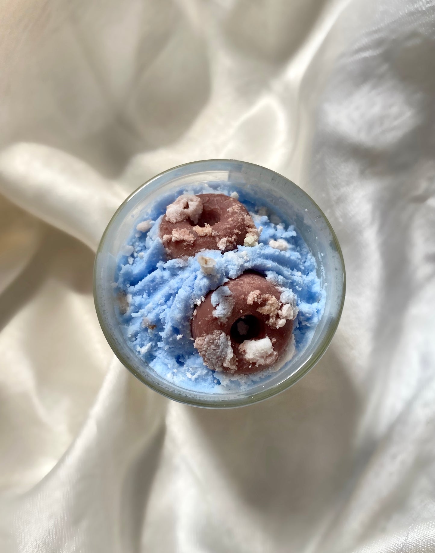 Κερί σε σφηνάκι με σχέδια γαλάζια σαντιγί και ντόνατ (ελάχιστη παραγγελία 10 τεμάχια)