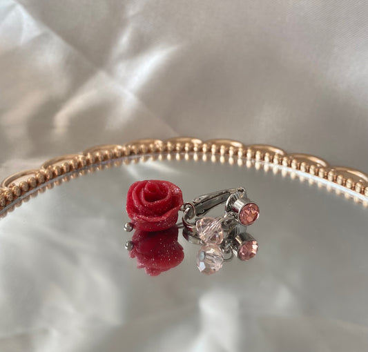Romance glitter rose belly faux earring